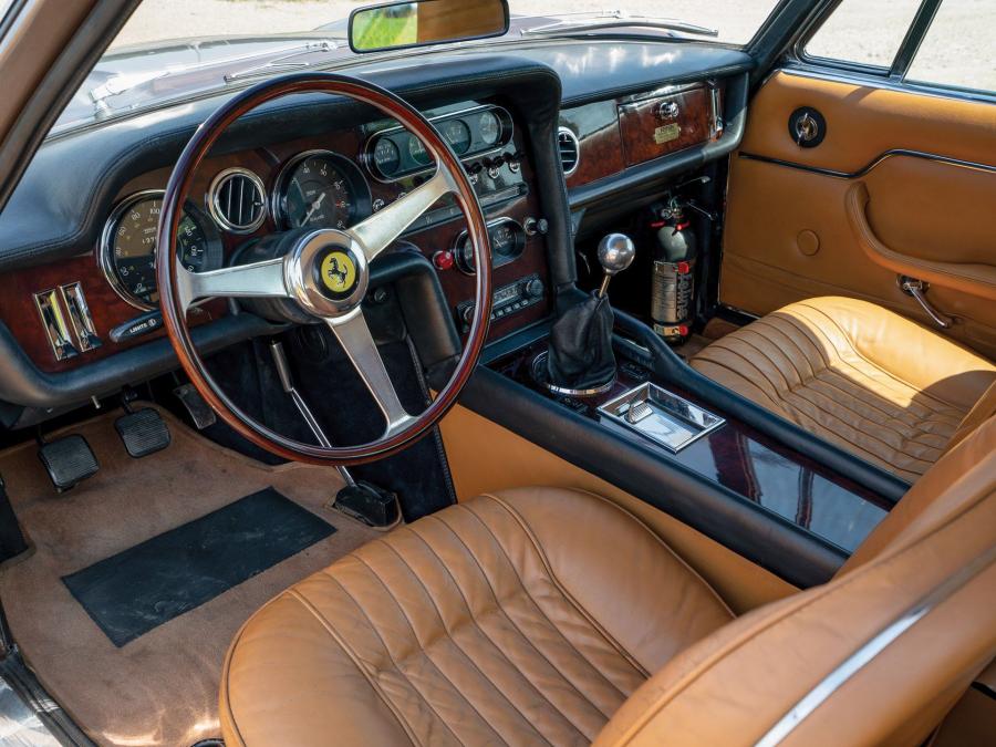 Интерьер Ferrari 330 GT Shooting Brake (7963) 1968 года  (фото 48 из 53)